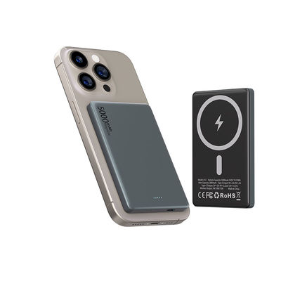 Un buen precio. Banco de energía magnético personalizado 5000mAh 5W 7.5W Banco de energía inalámbrico portátil en línea