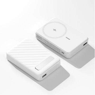 Un buen precio. Banco de energía portátil compacto Banco de energía de carga rápida magnética Ultra Slim en línea