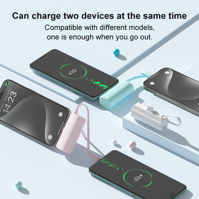 Un buen precio. 5V / 2A Black Gift Powerbank, Banco de energía móvil con enchufe Servicio OEM ODM en línea